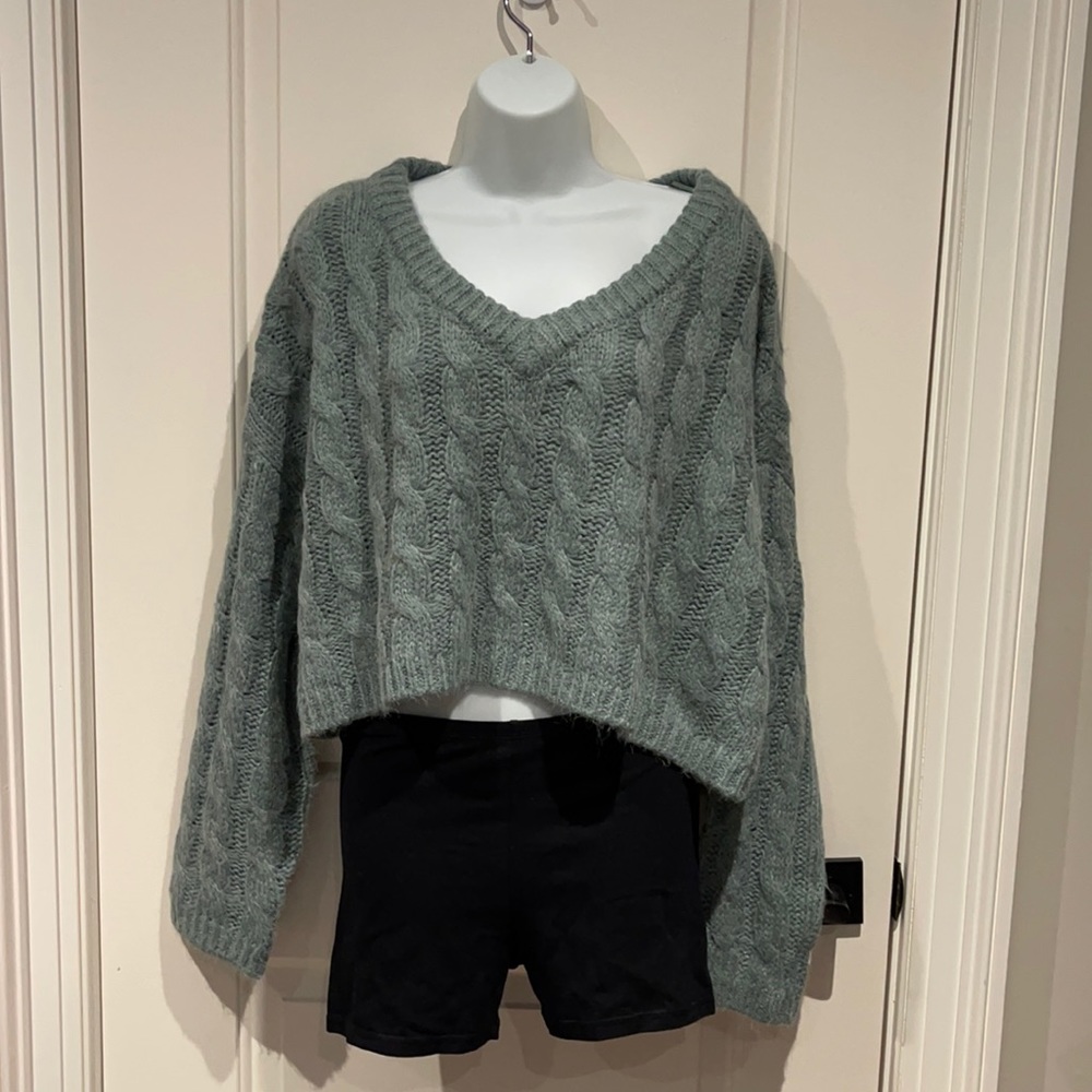 Sweater - Picture 2 of 7